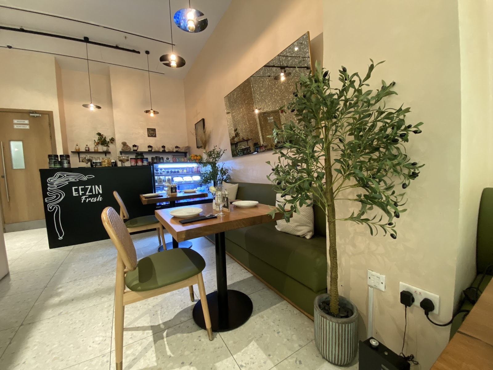 EFZIN FRESH DUBAI HILLS - HEALTHY KITCHEN/ BEST CAFE: the place