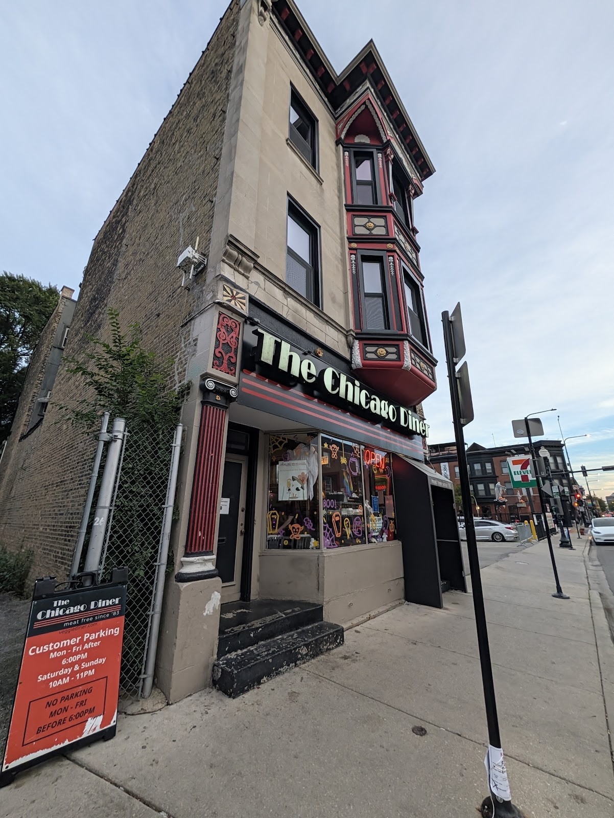 The Chicago Diner, Lakeview: the place