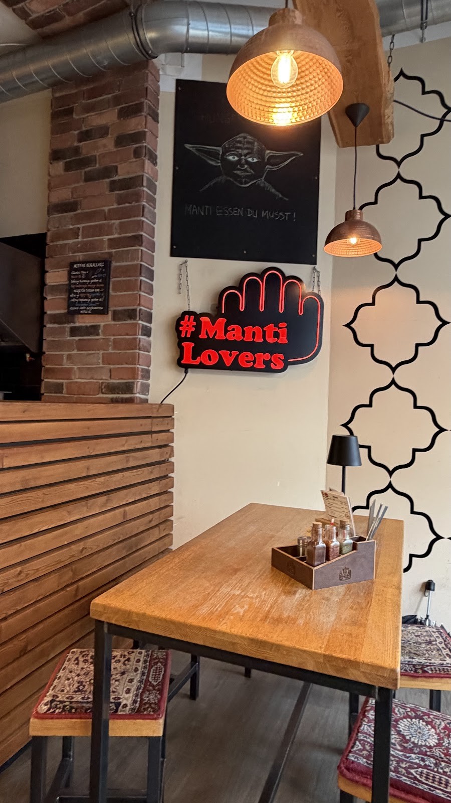 Lezizel Manti - Köln: the place