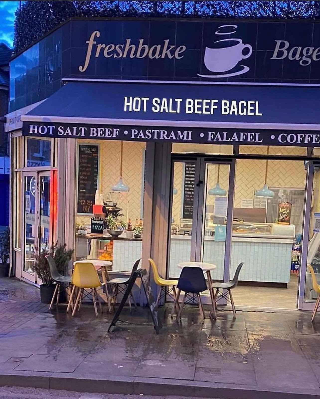 Freshbake Bagel: the place