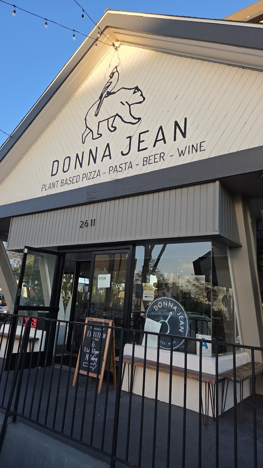 Donna Jean: the place