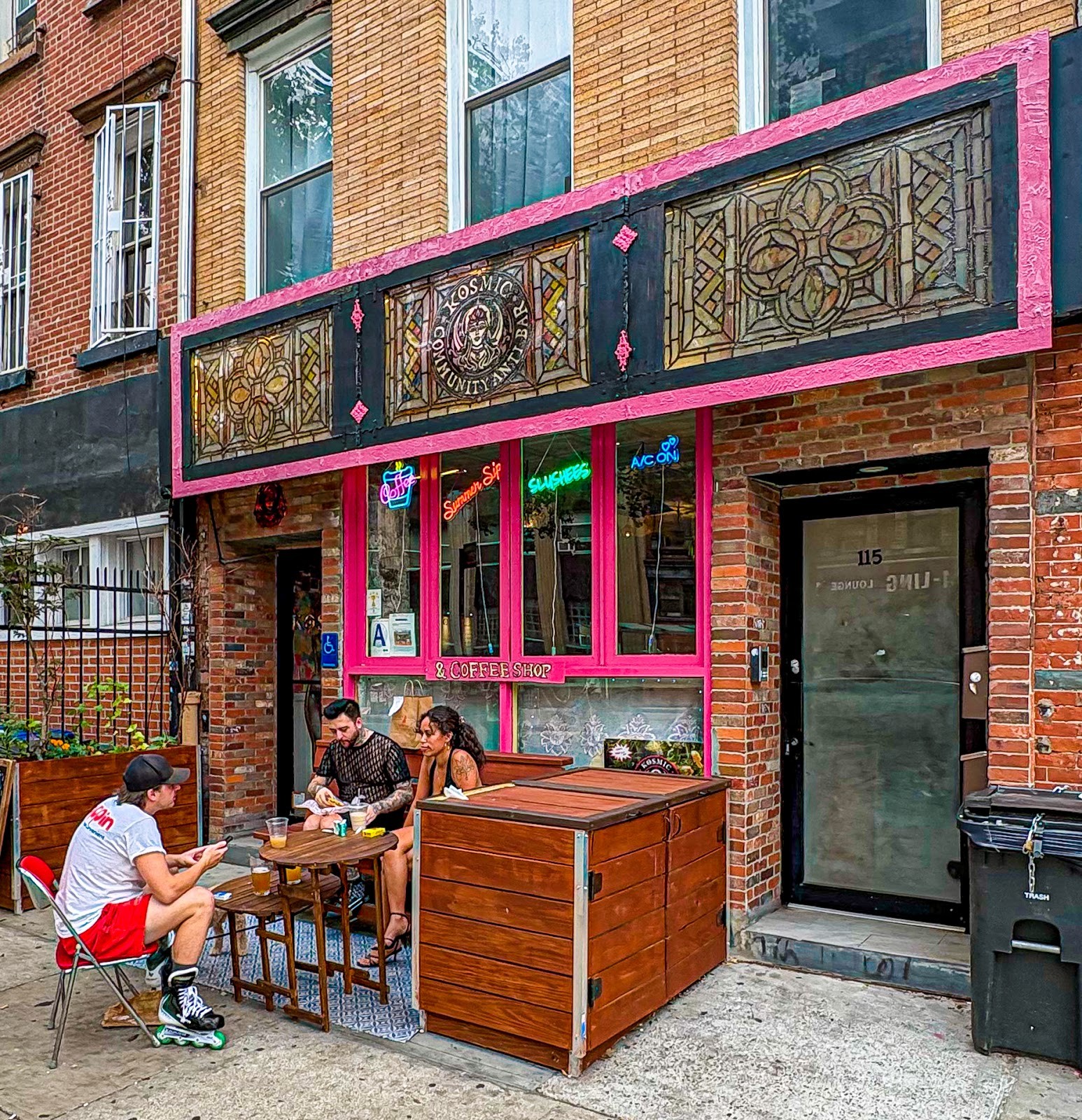 Kosmic Community Anti Bar & Coffee Shop: the place