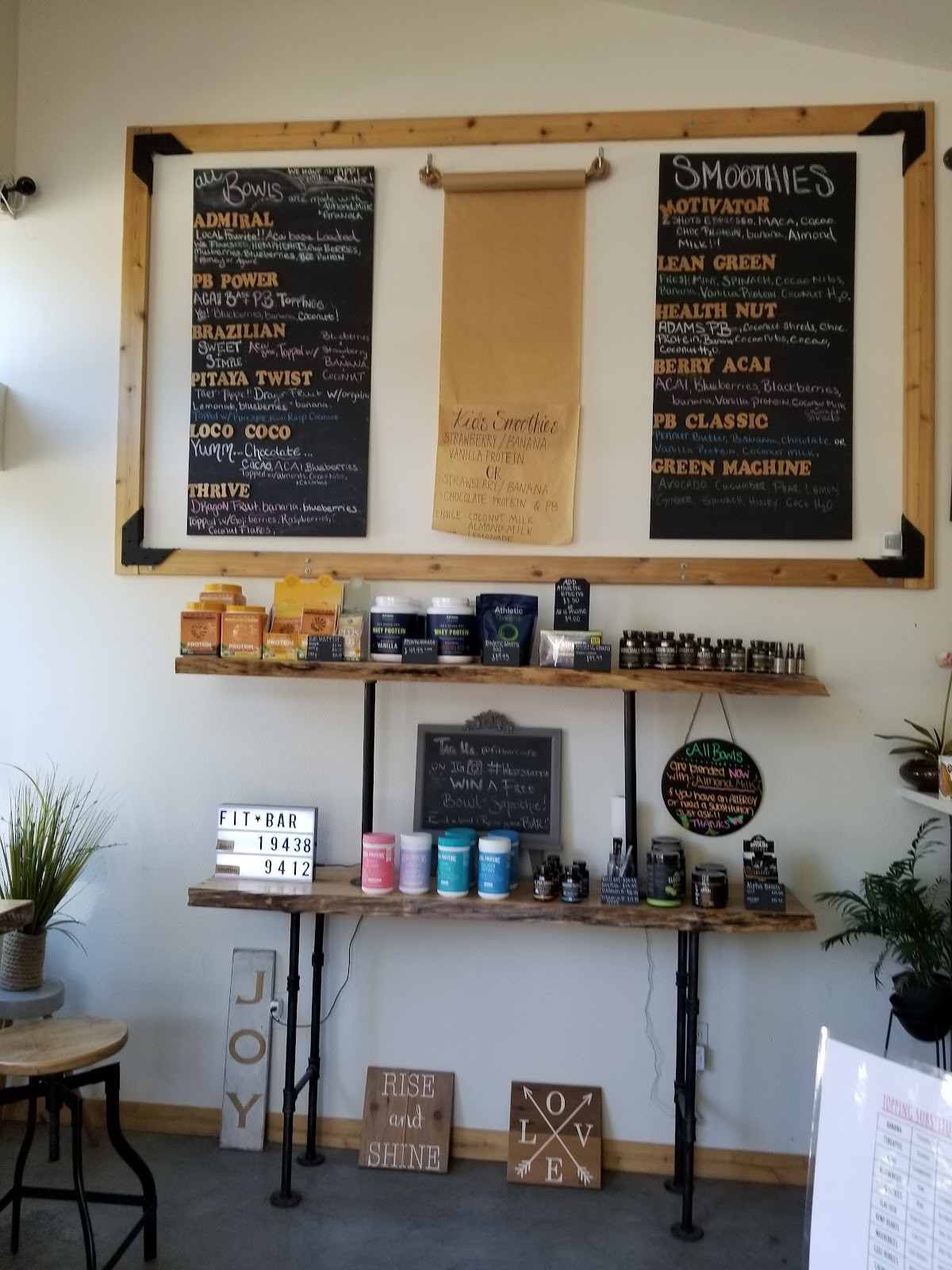 FIT BAR Superfood Cafe: the place
