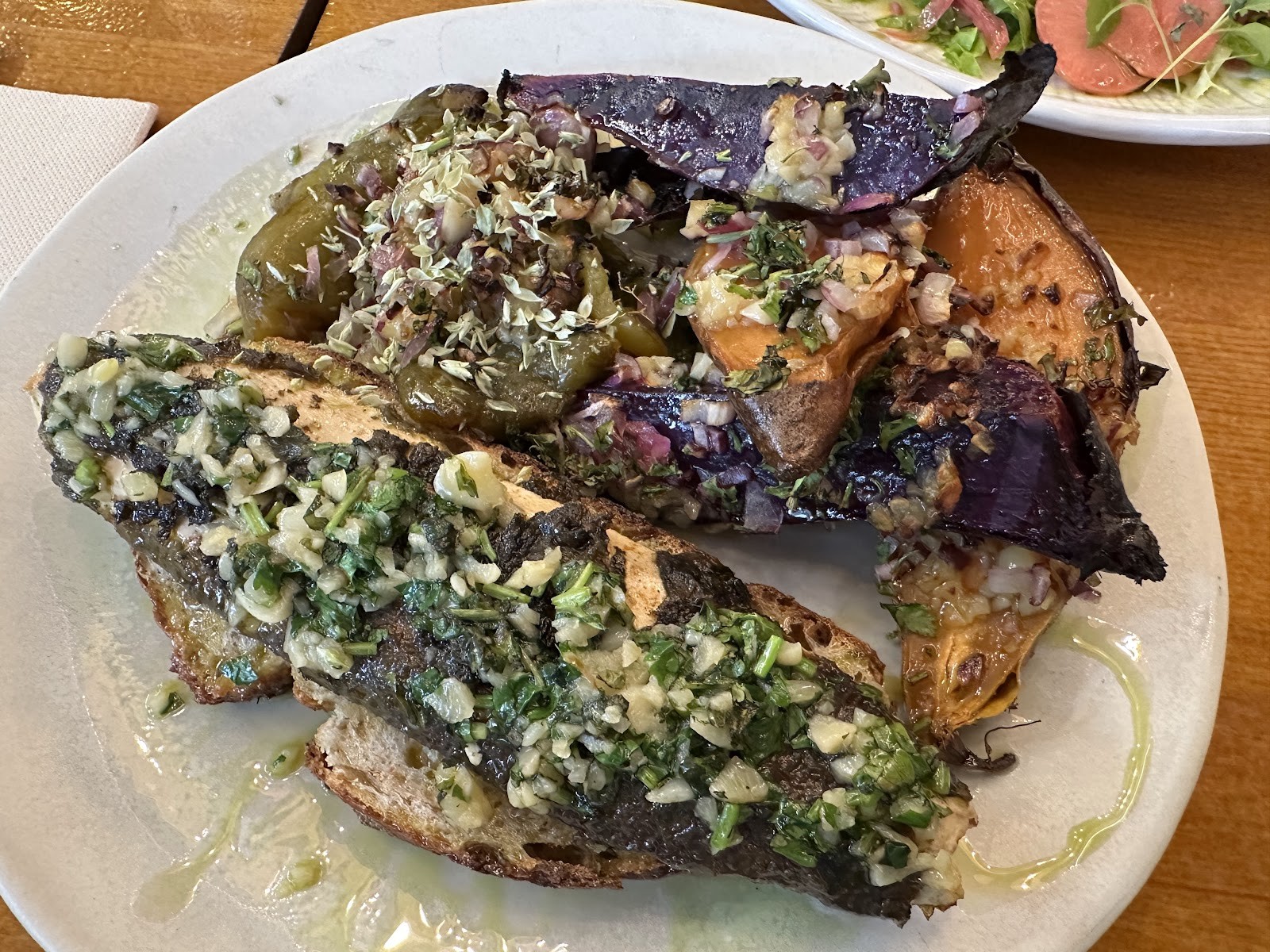 Gupi Vegan Pastry: food & drinks