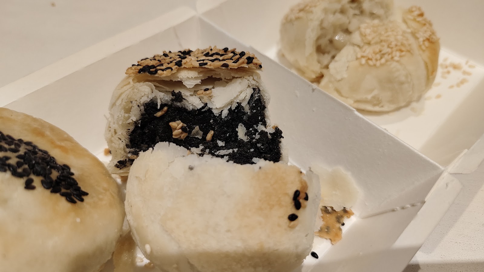 Xuelihong Vegetarian Dim Sum 雪裏紅素食點心 永春店: food & drinks