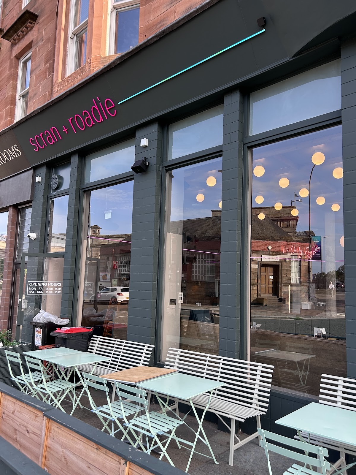 Scran + Roadie: the place