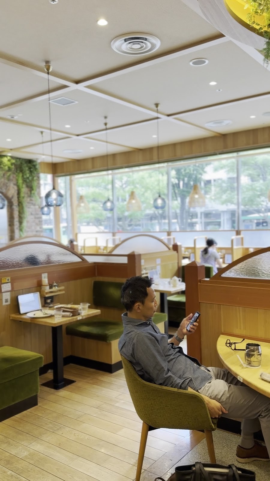 KOMEDA is ☐ higashiginza: the place