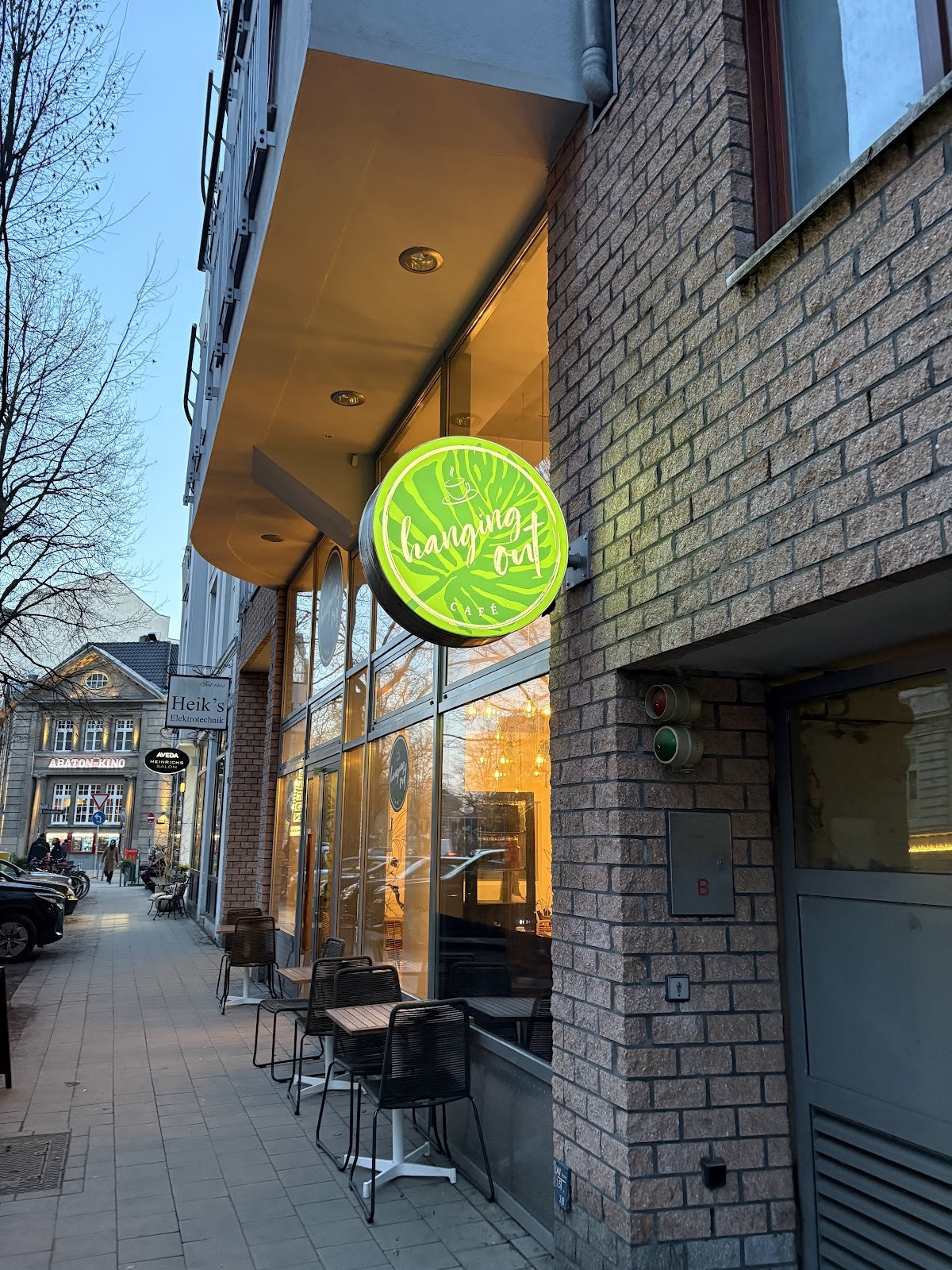 Hanging out Café: the place