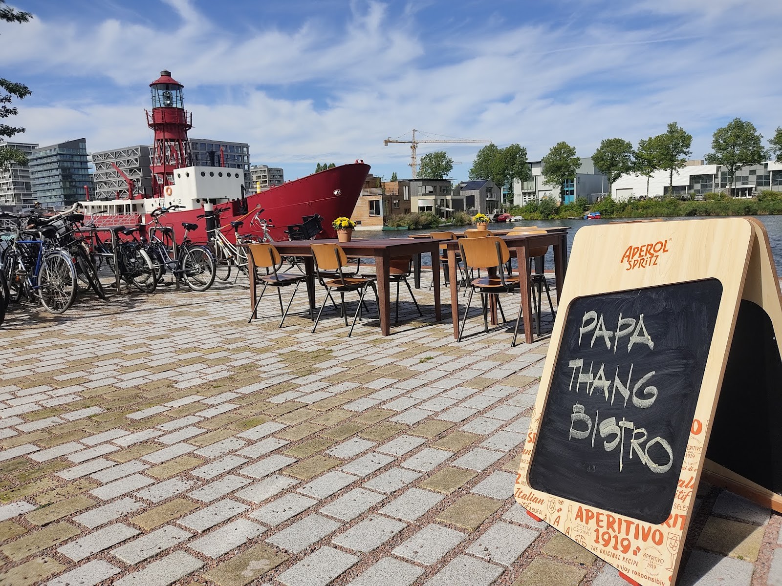 Papa Thang’s Streetfood Bistro: the place