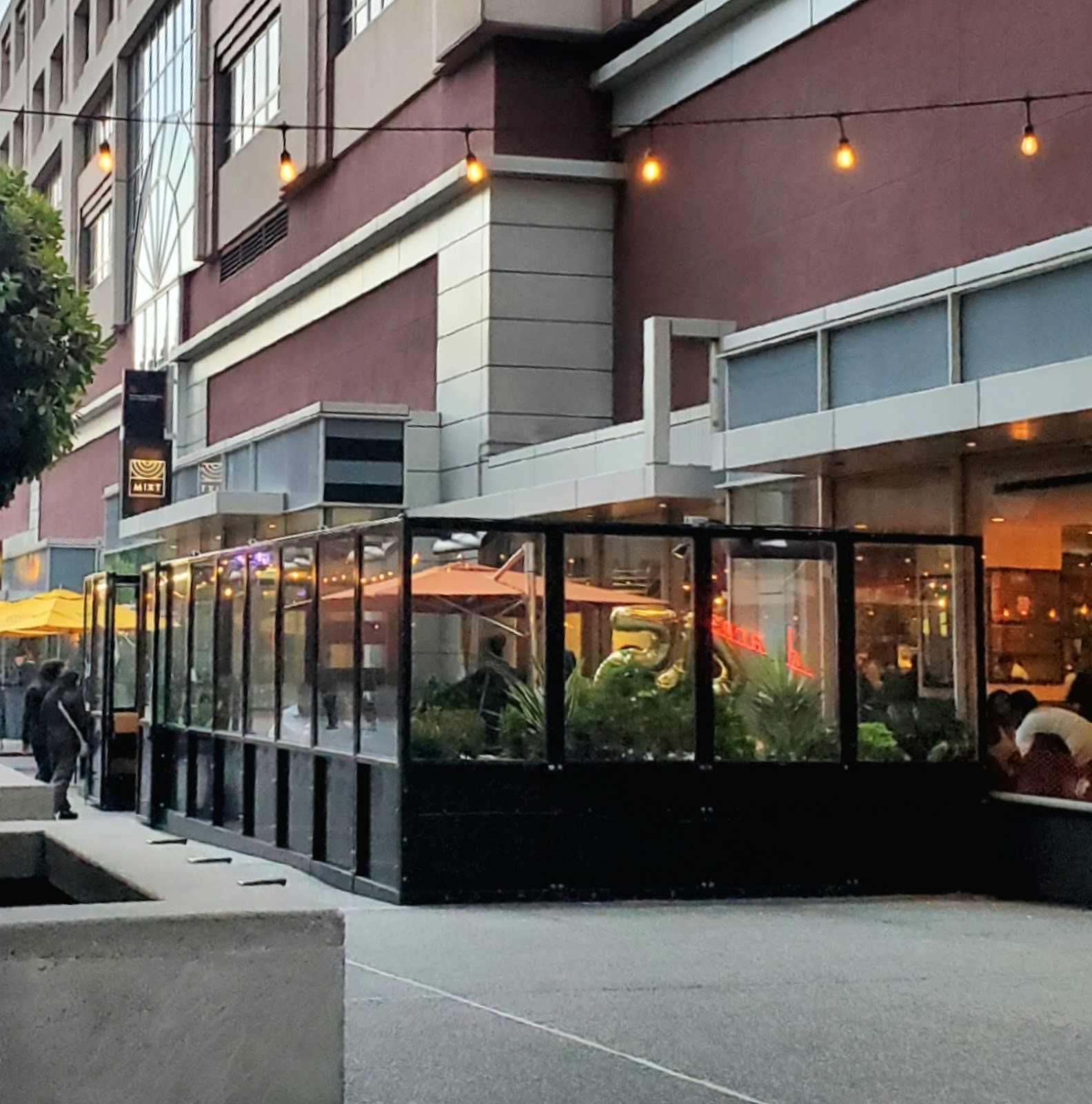Delarosa Downtown: the place