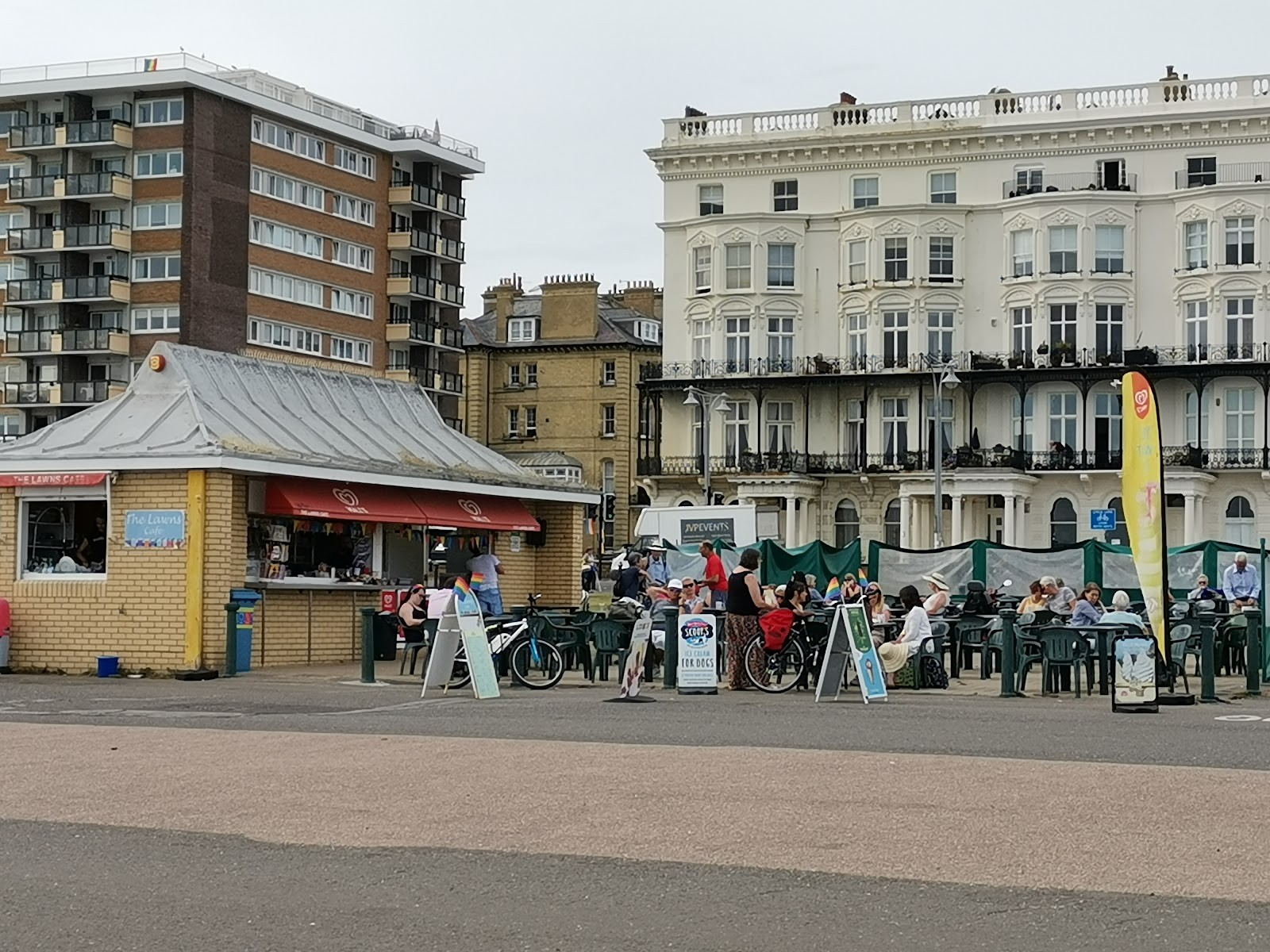 The Lawns Cafe: the place
