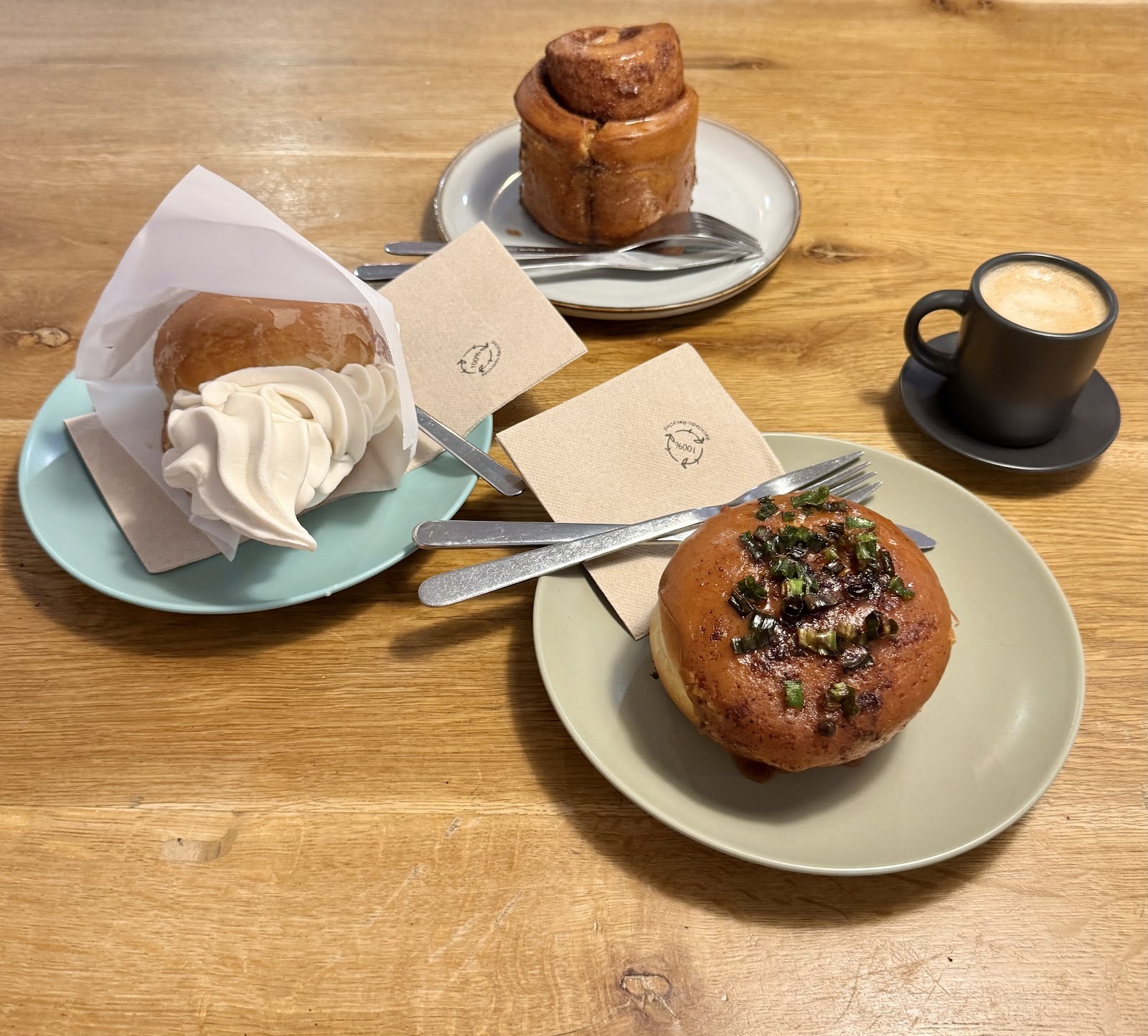 Delish Vegan Doughnuts: food & drinks