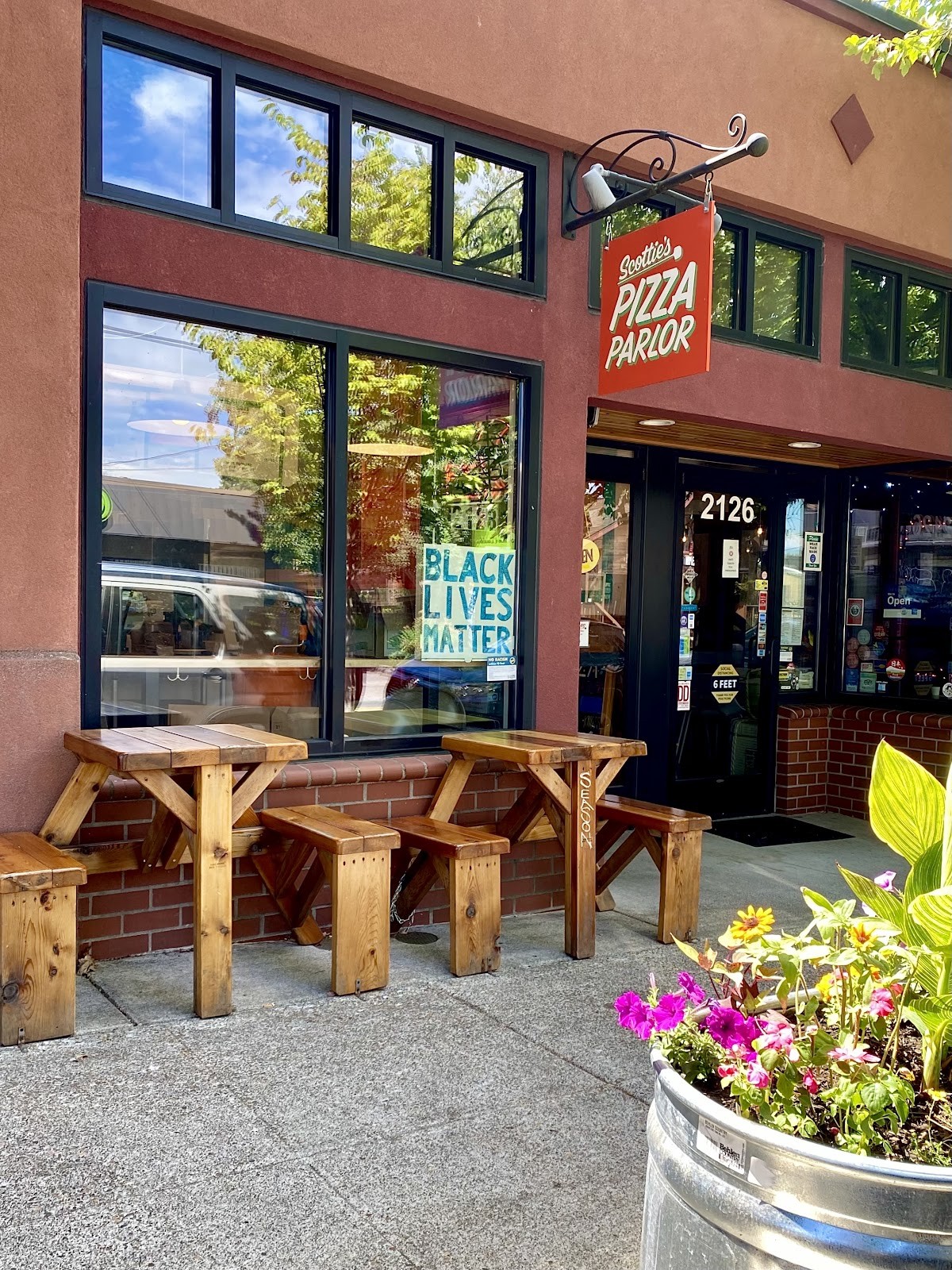 Scottie's Pizza Parlor SE: the place