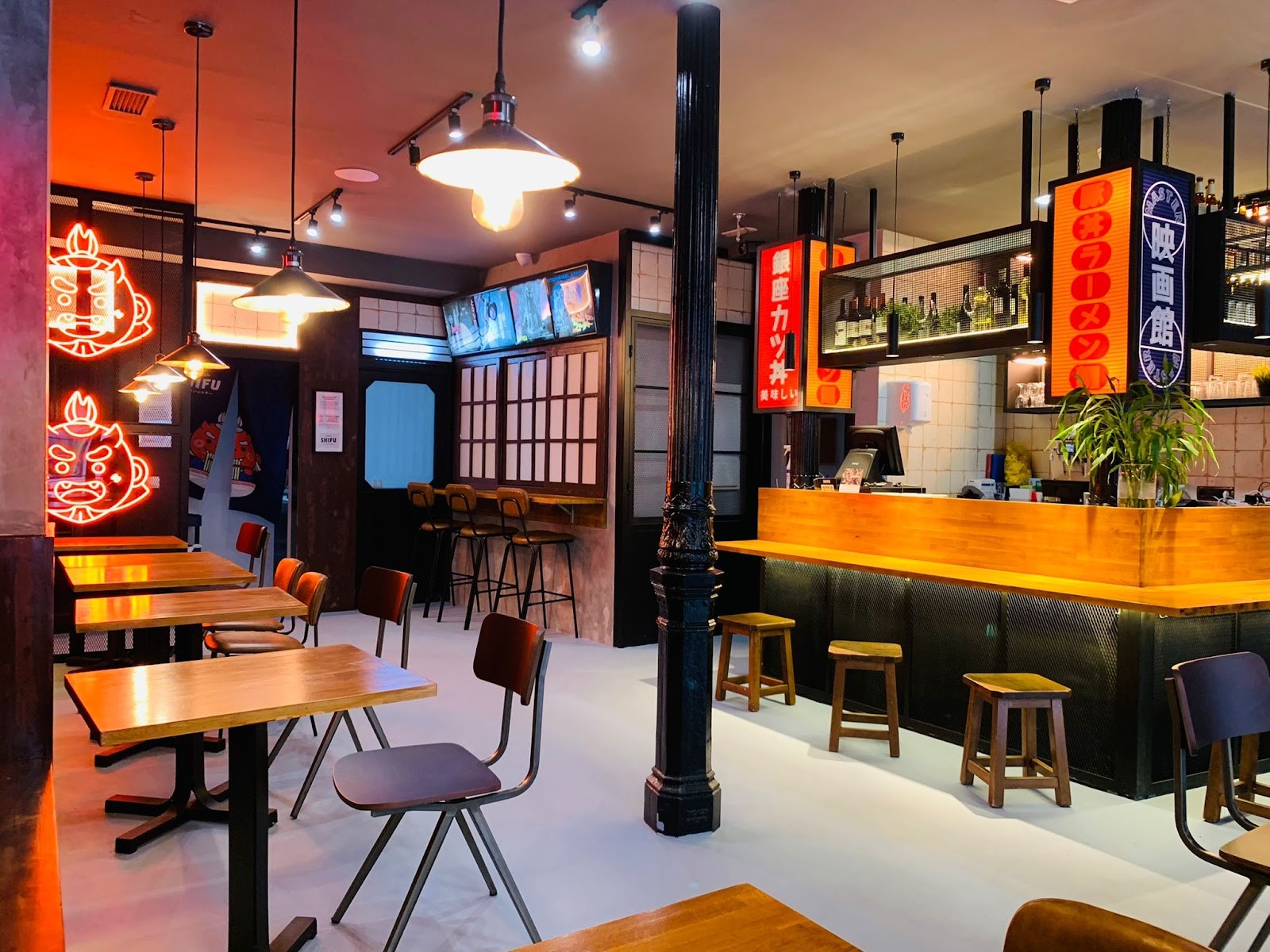 Ramen Shifu - Plaza España: the place