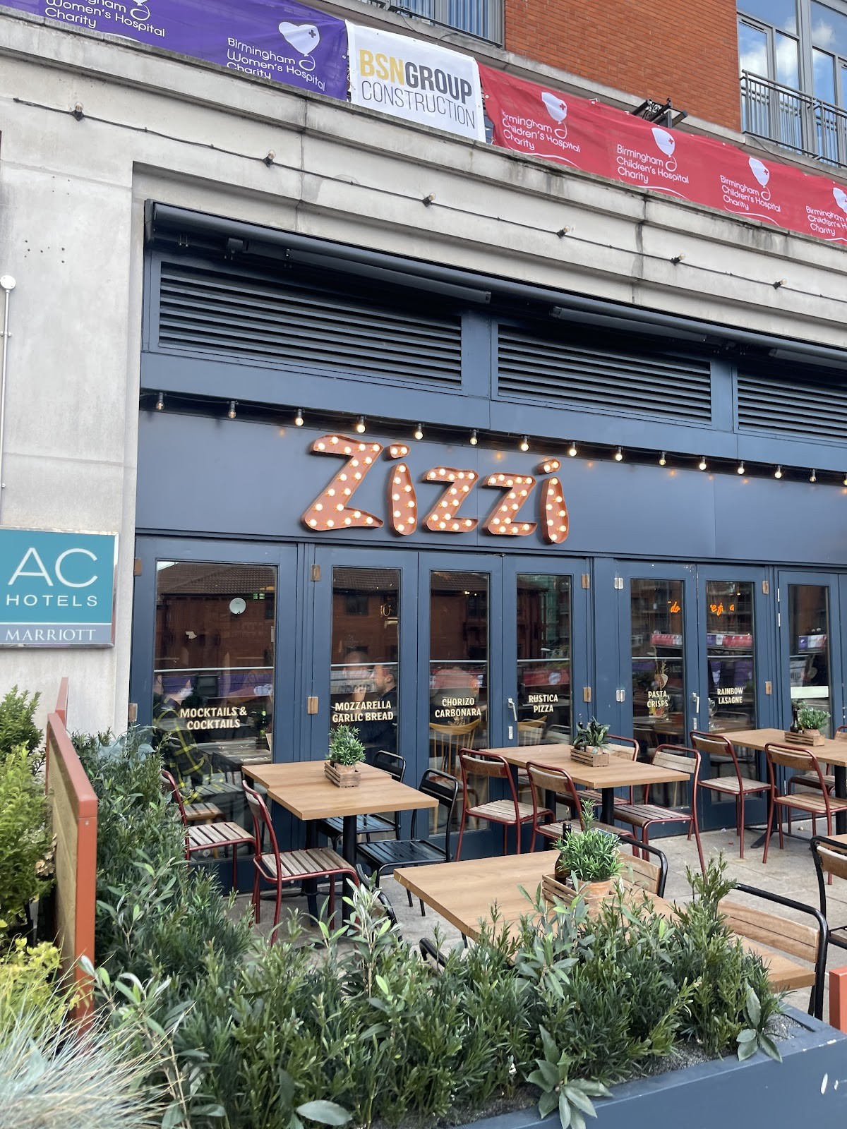 Zizzi - The Mailbox: the place