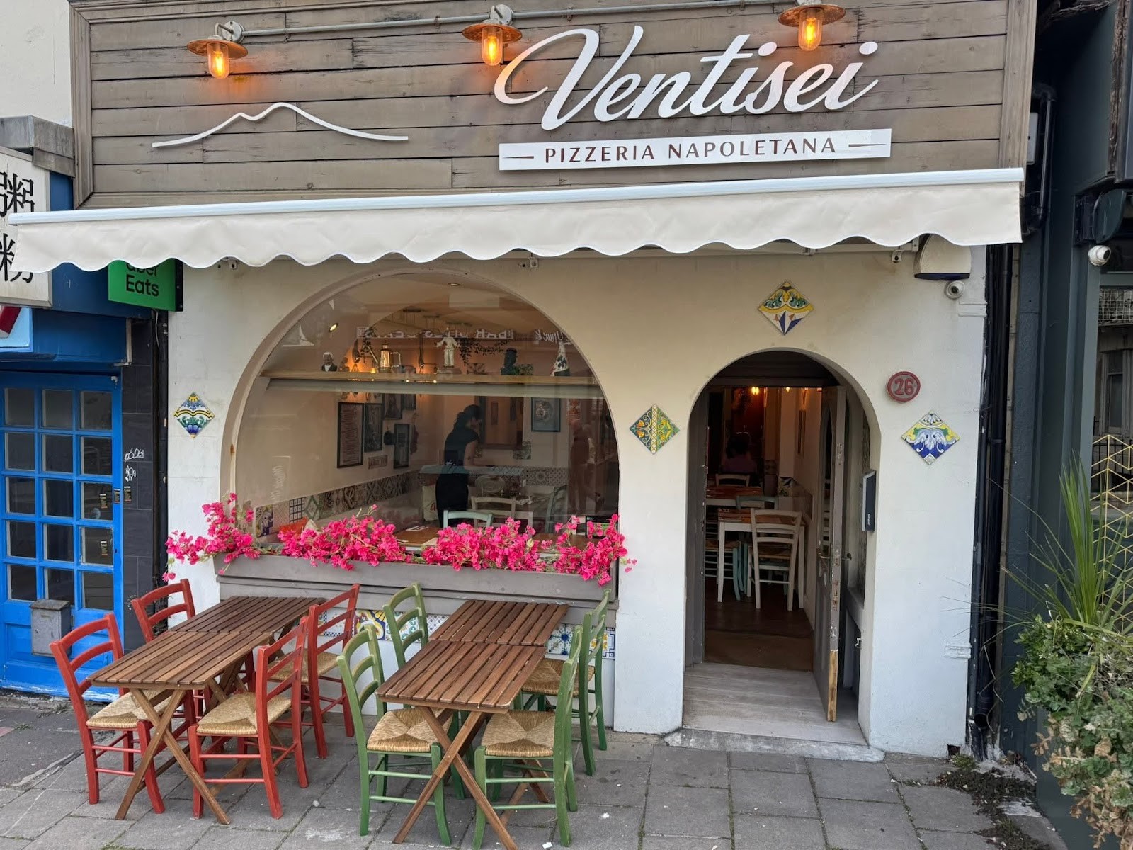 Ventisei Pizzeria Napoletana: the place