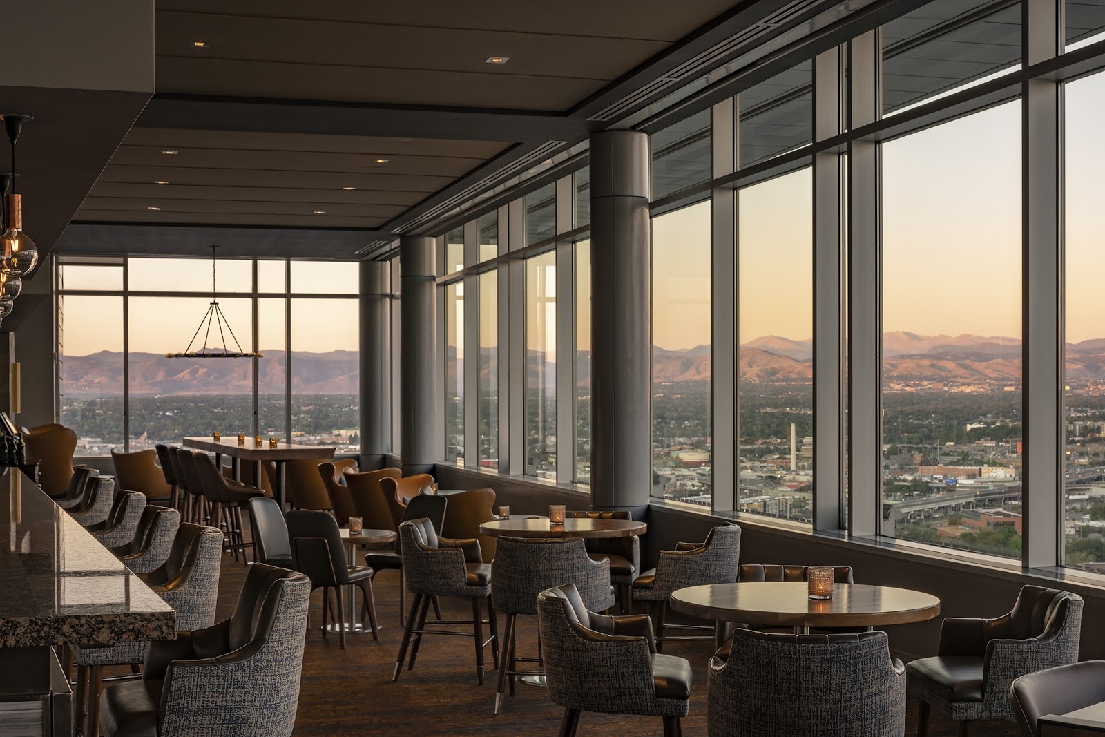 Peaks Lounge: the place
