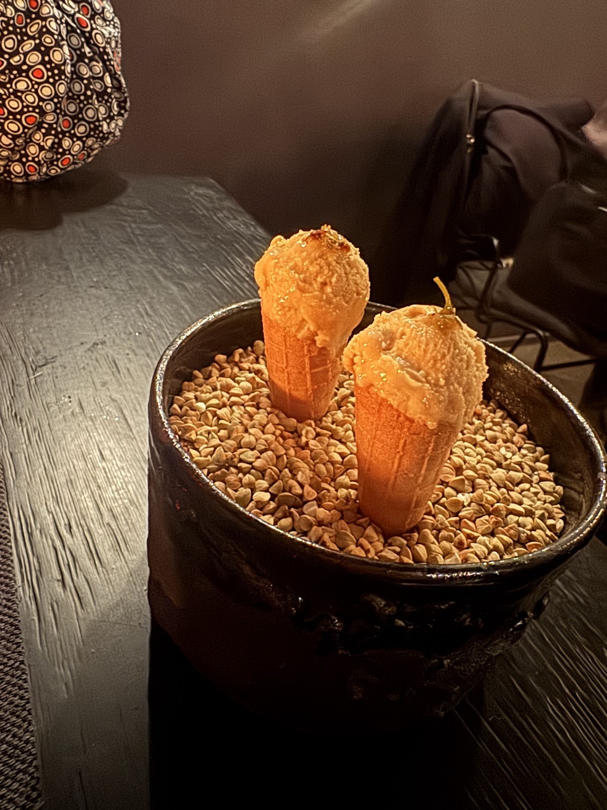 SEVEN SWANS: food & drinks