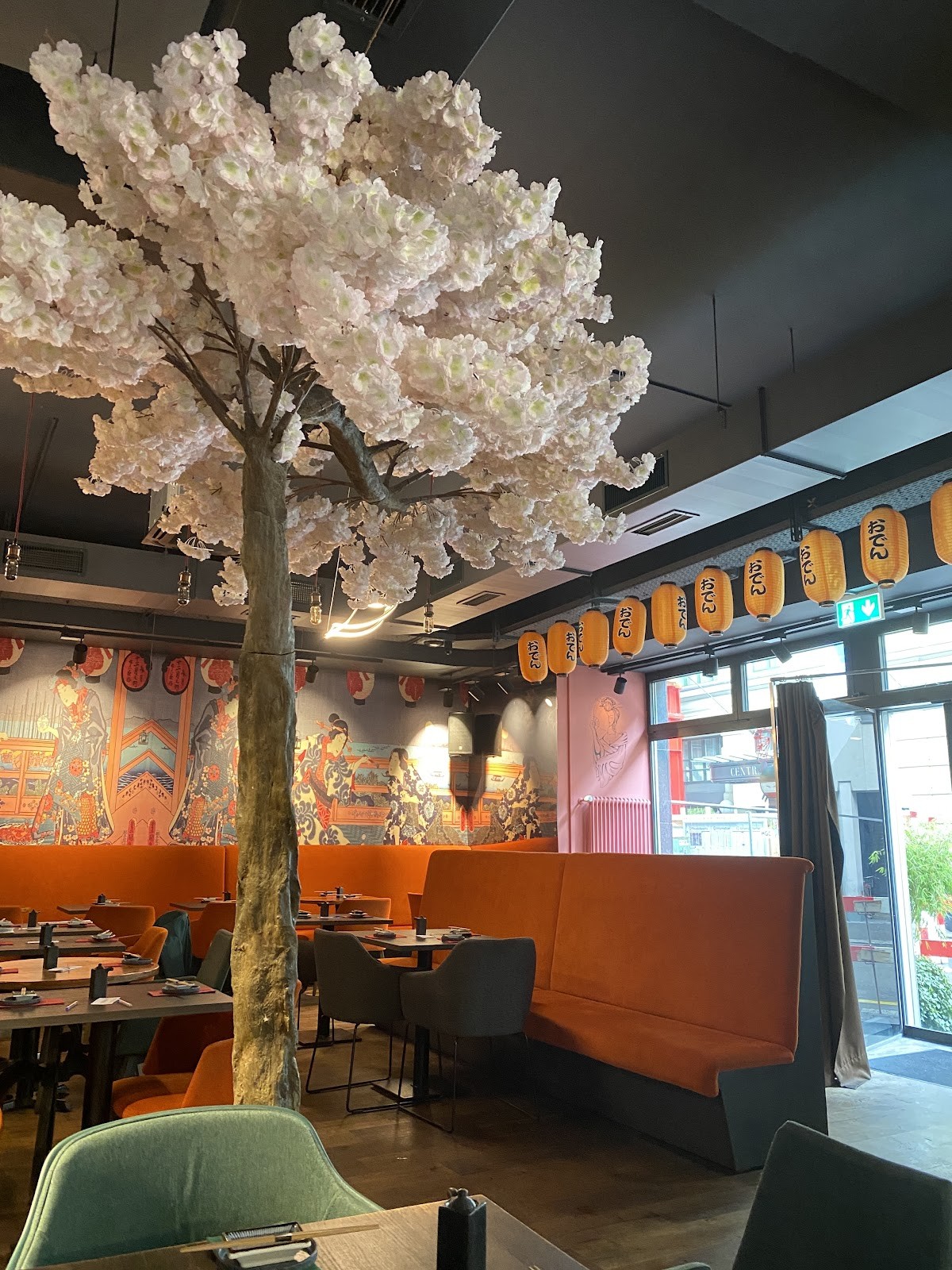 QQ Sushi Zürich: the place