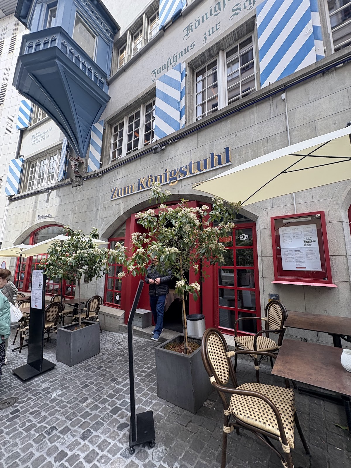Zum Königstuhl - Schweizer Restaurant in Zürich Niederdorf: the place
