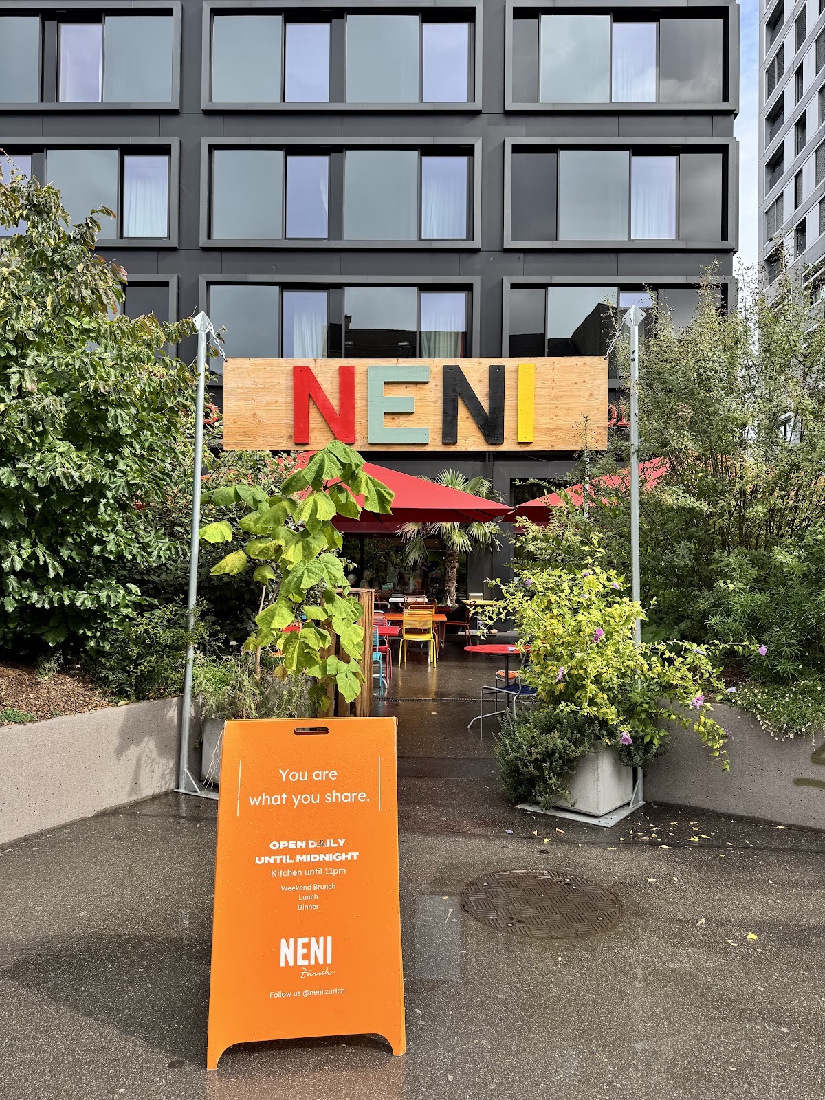 Neni: the place