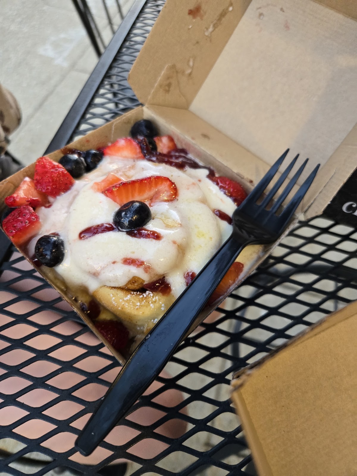 Cinnaholic: food & drinks