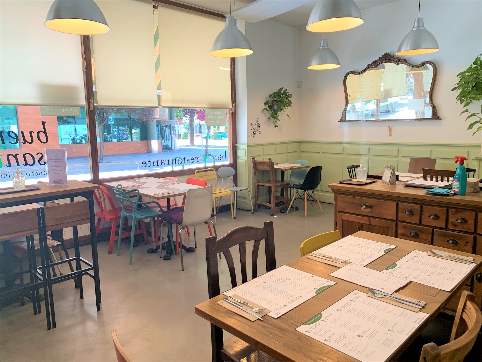 Buenas y Santas - Restaurante Argentino: the place