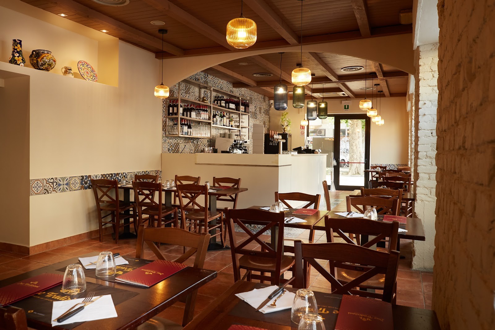 Due Tradizioni | Italian & Lebanese restaurant (via Borsi): the place