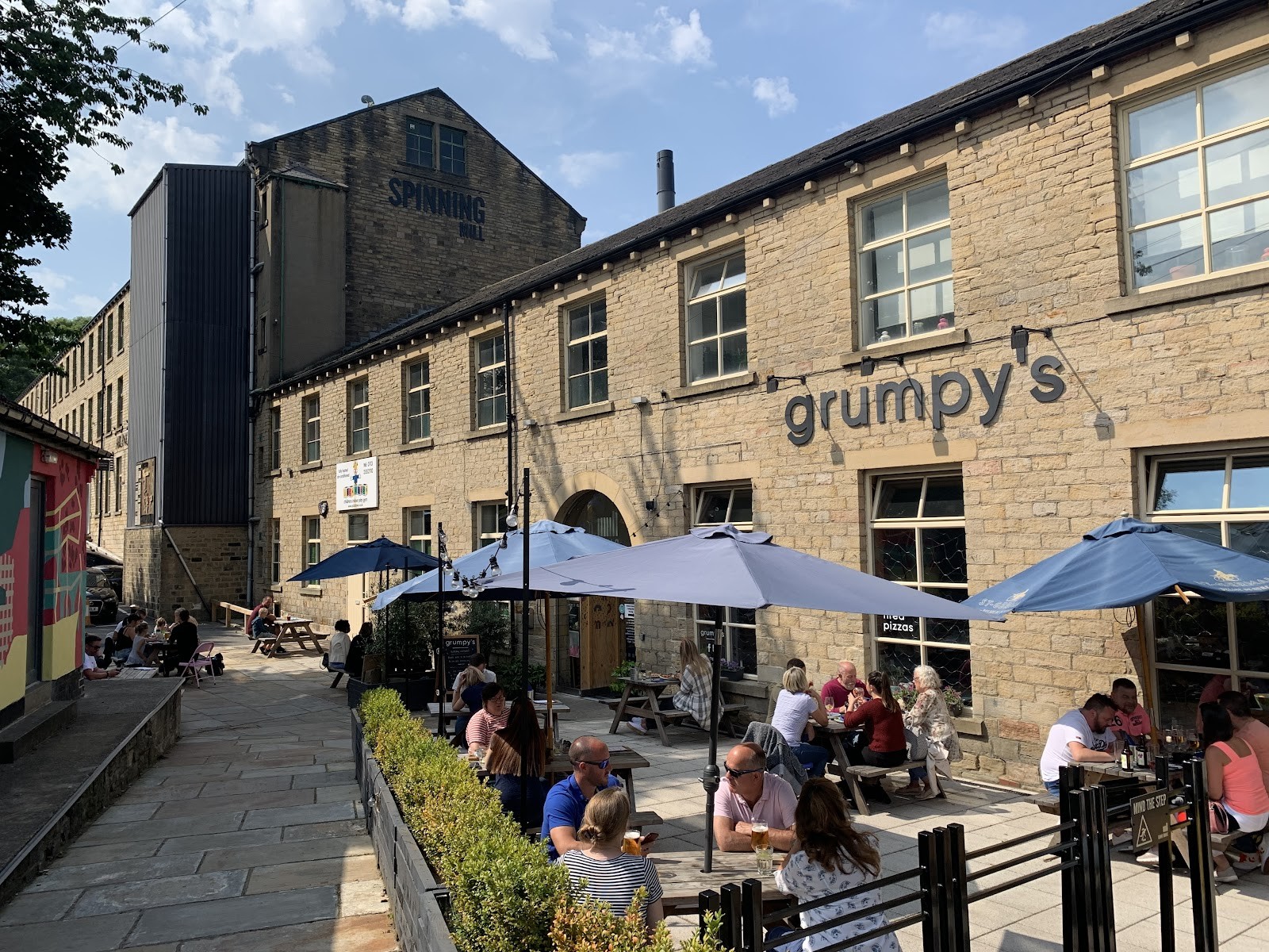 Grumpy's Bar + Wood Fired Pizza: the place