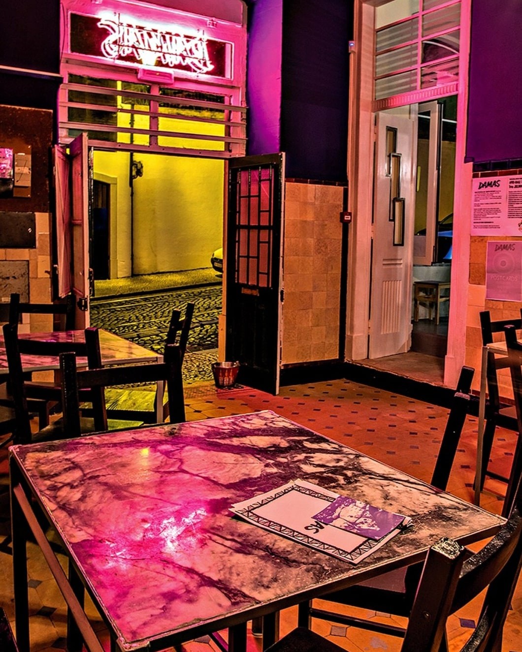Damas: the place