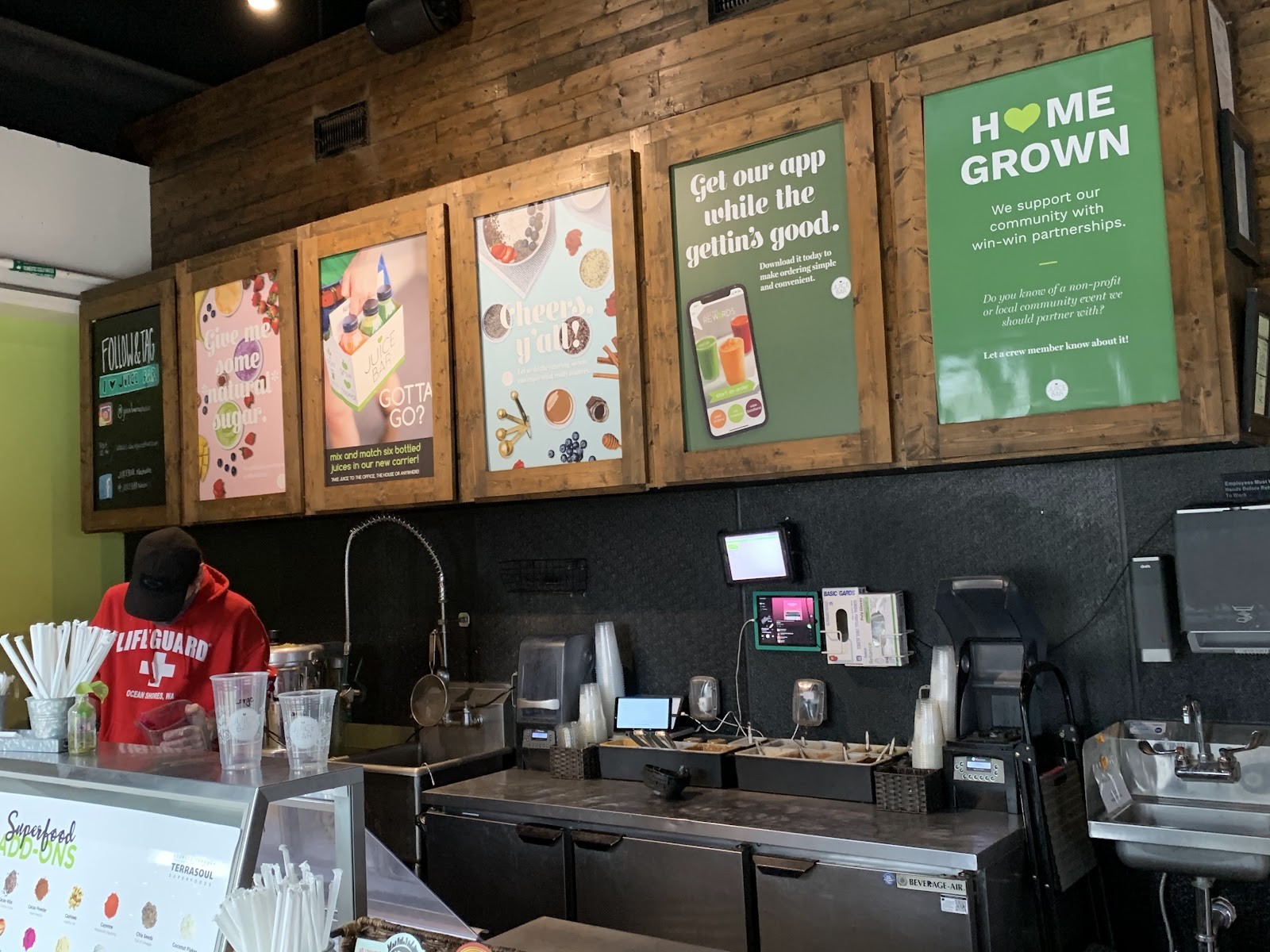 Vuis Juice Cafe - The Gulch: the place