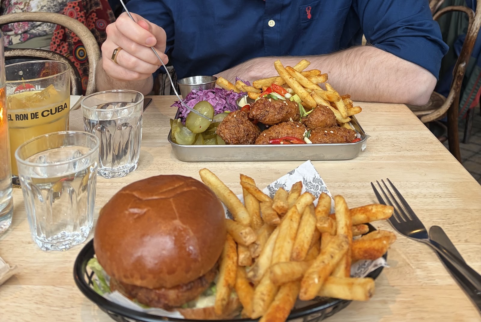 Paradise Palms: food & drinks