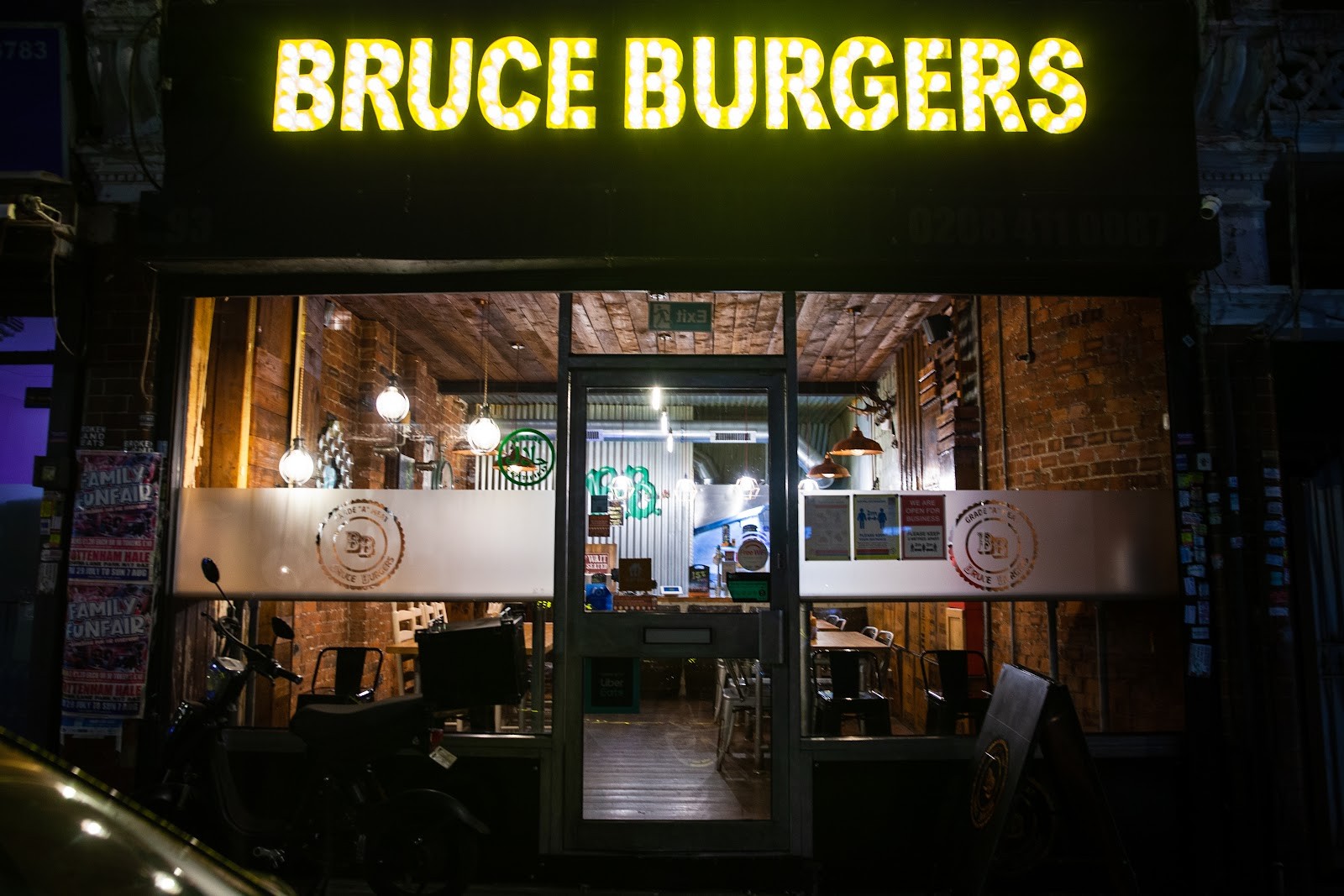 Bruce Burgers: the place