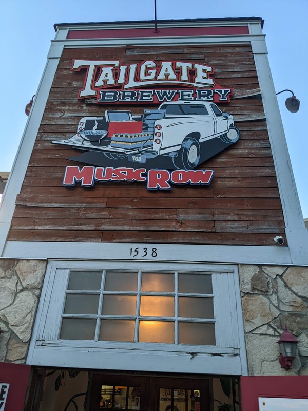 TailGate Brewery Music Row: photo 4