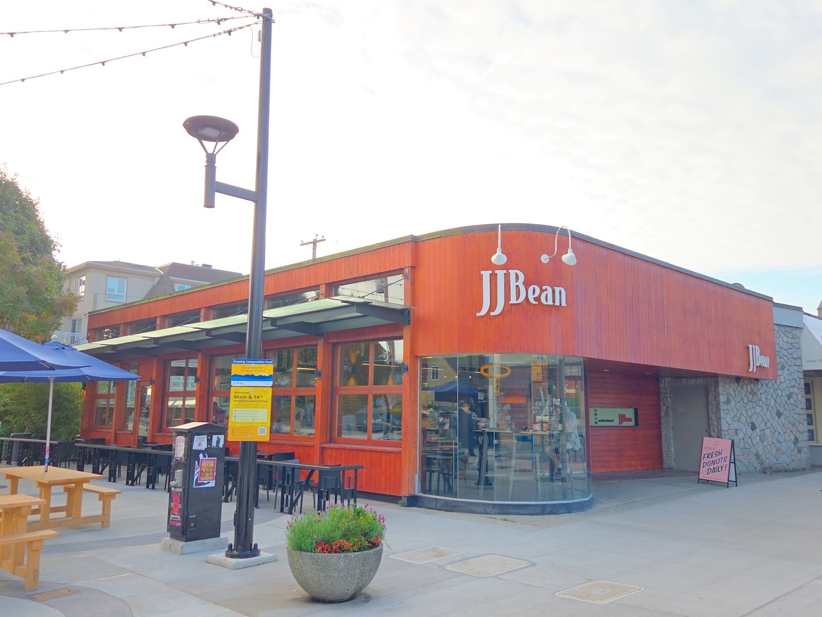 JJ Bean Coffee Roasters: the place
