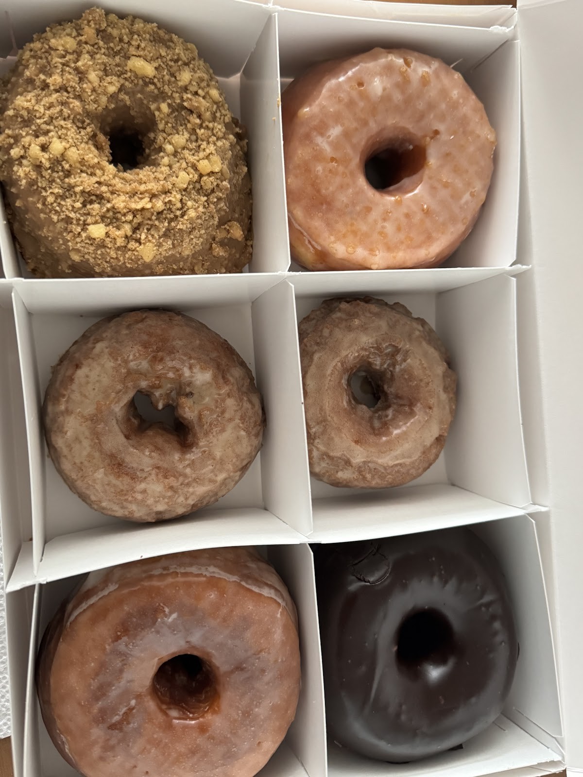 Beacon Doughnuts: food & drinks