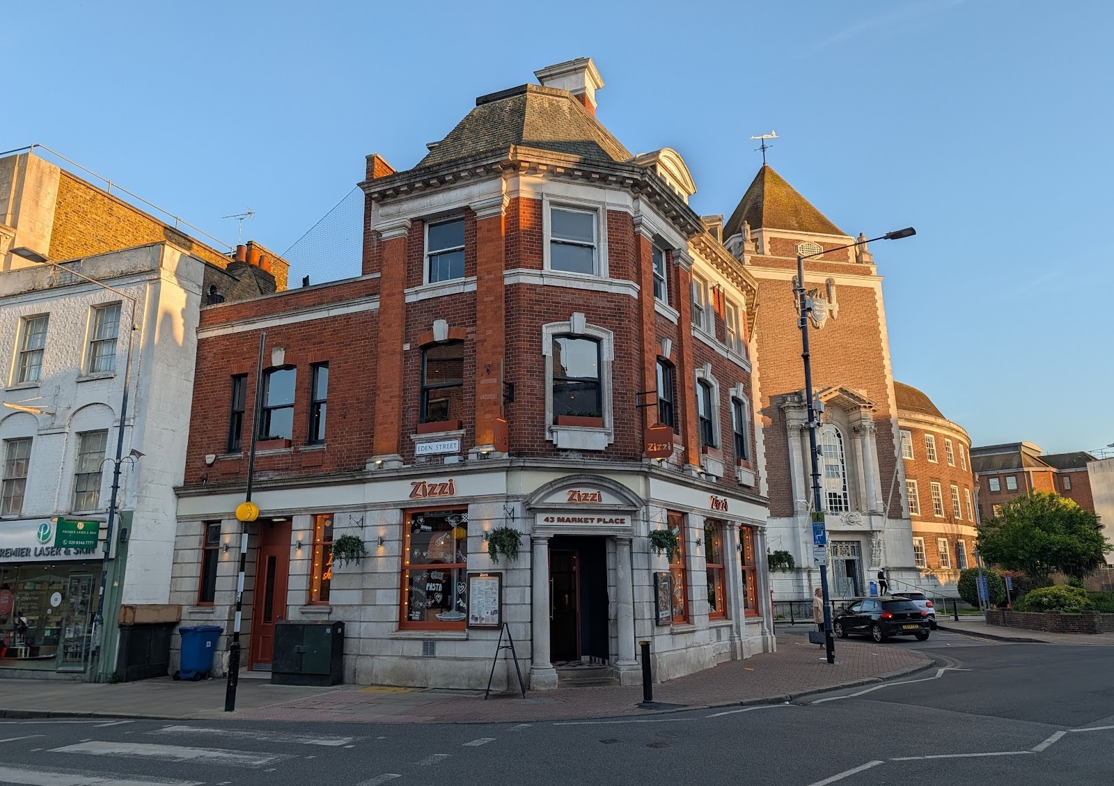 Zizzi - Kingston: the place