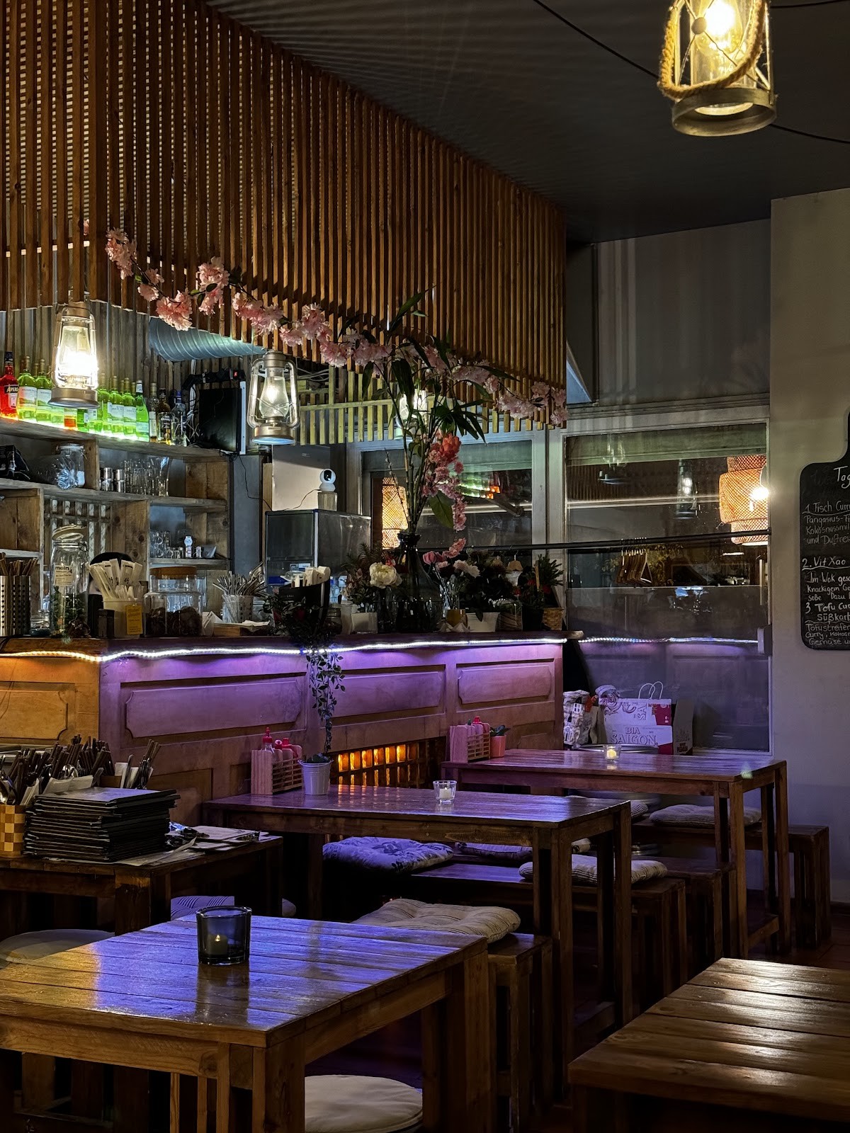 Anh Thi: the place