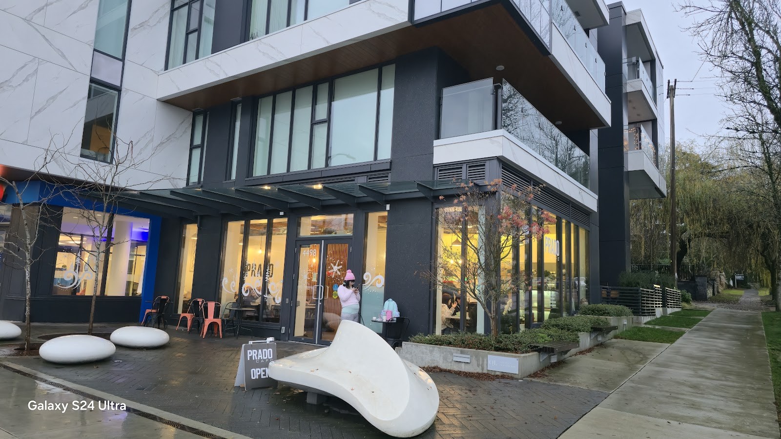 Prado Cafe: the place