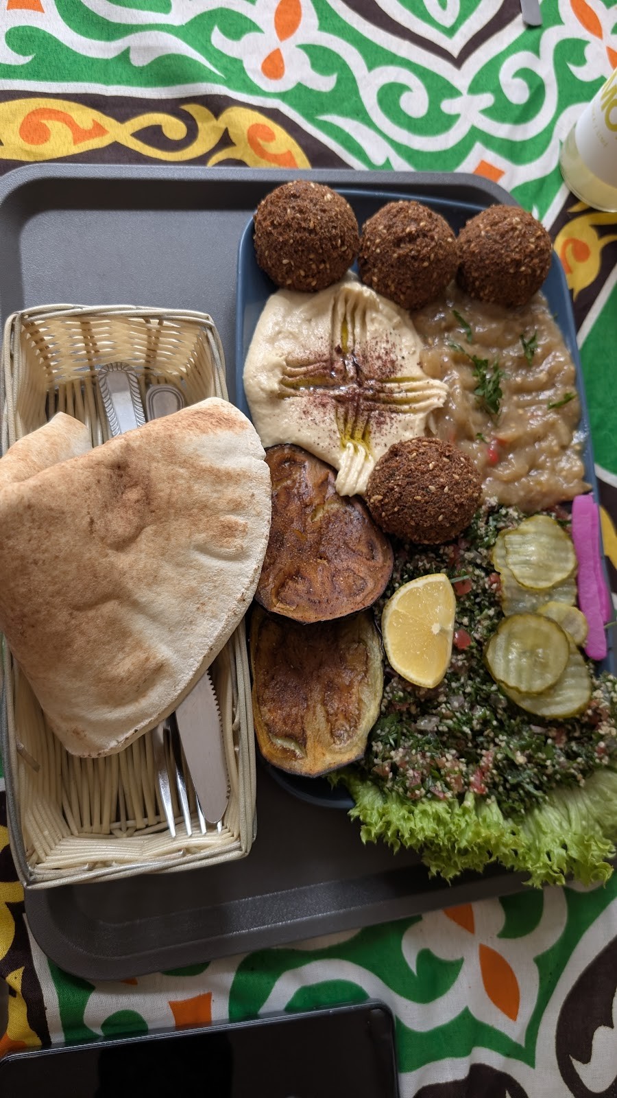 Falafel Garden & Mezze: food & drinks