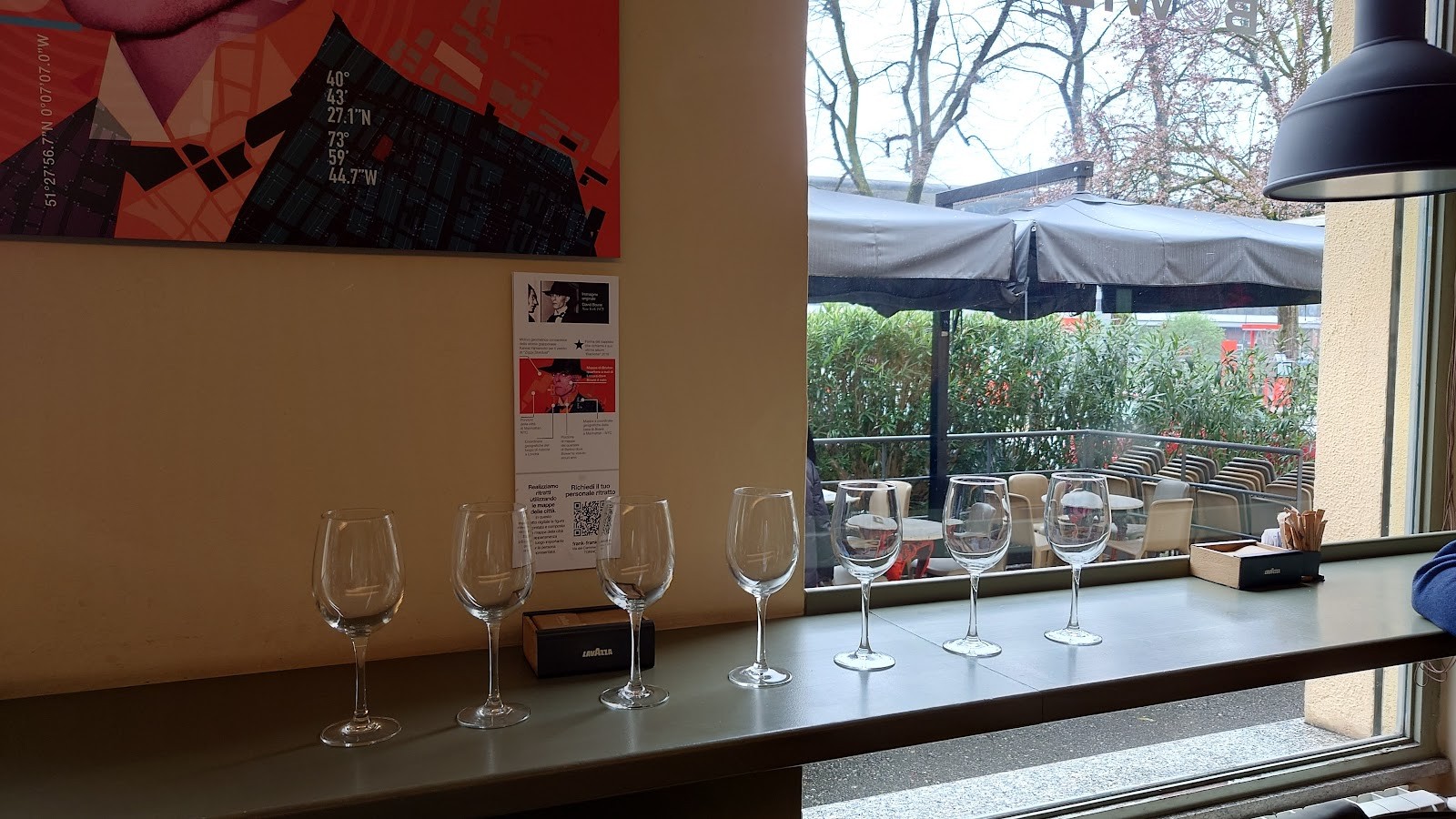 Bowie café bistrot & drinks: the place
