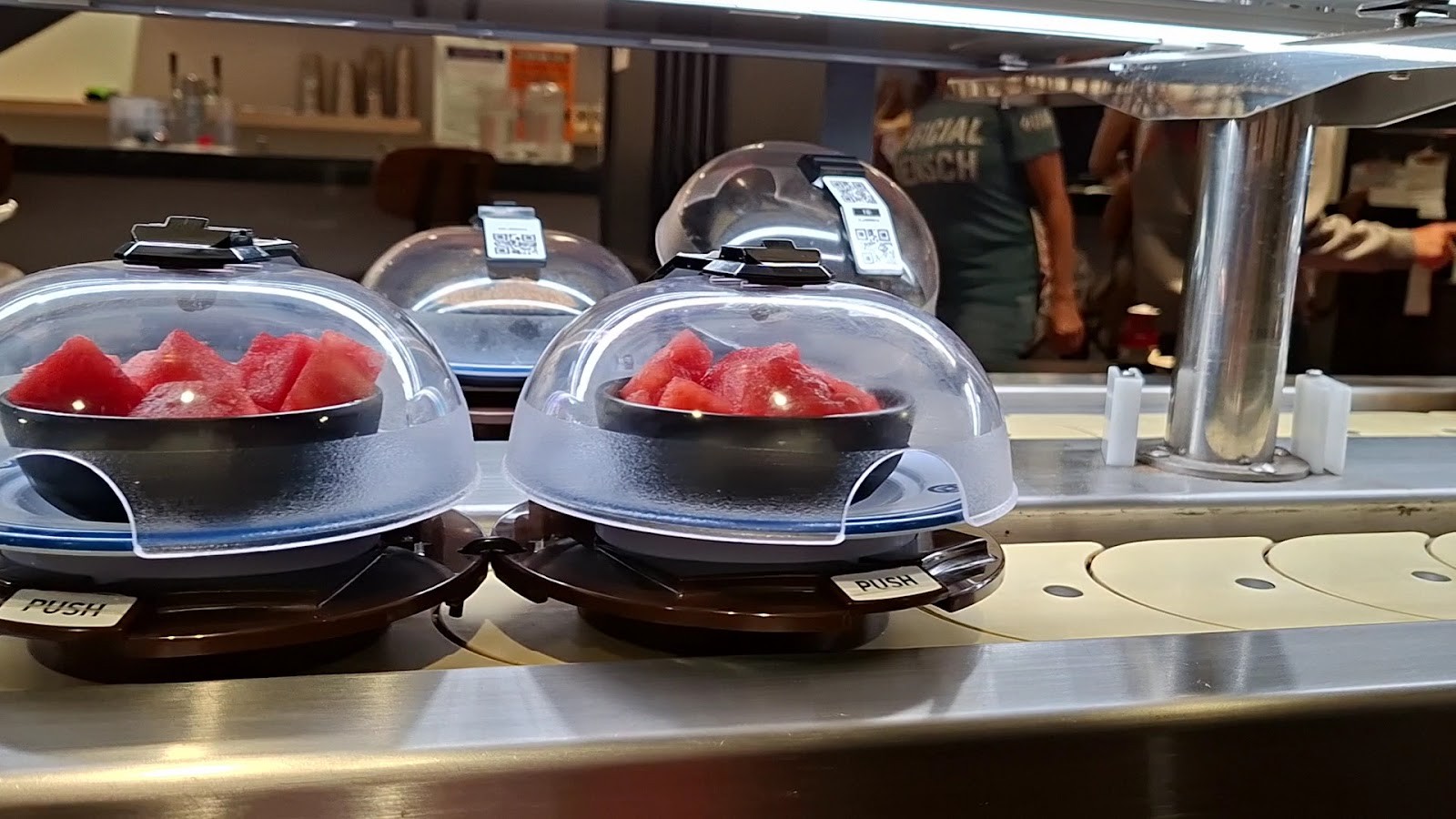 Kura Revolving Sushi Bar: the place