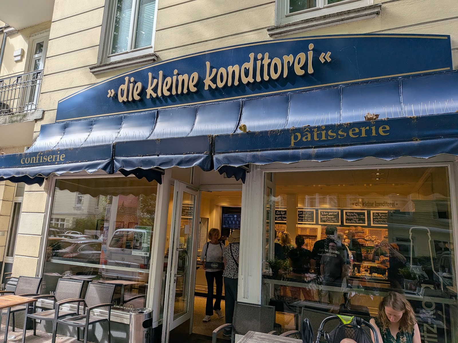die kleine konditorei: the place