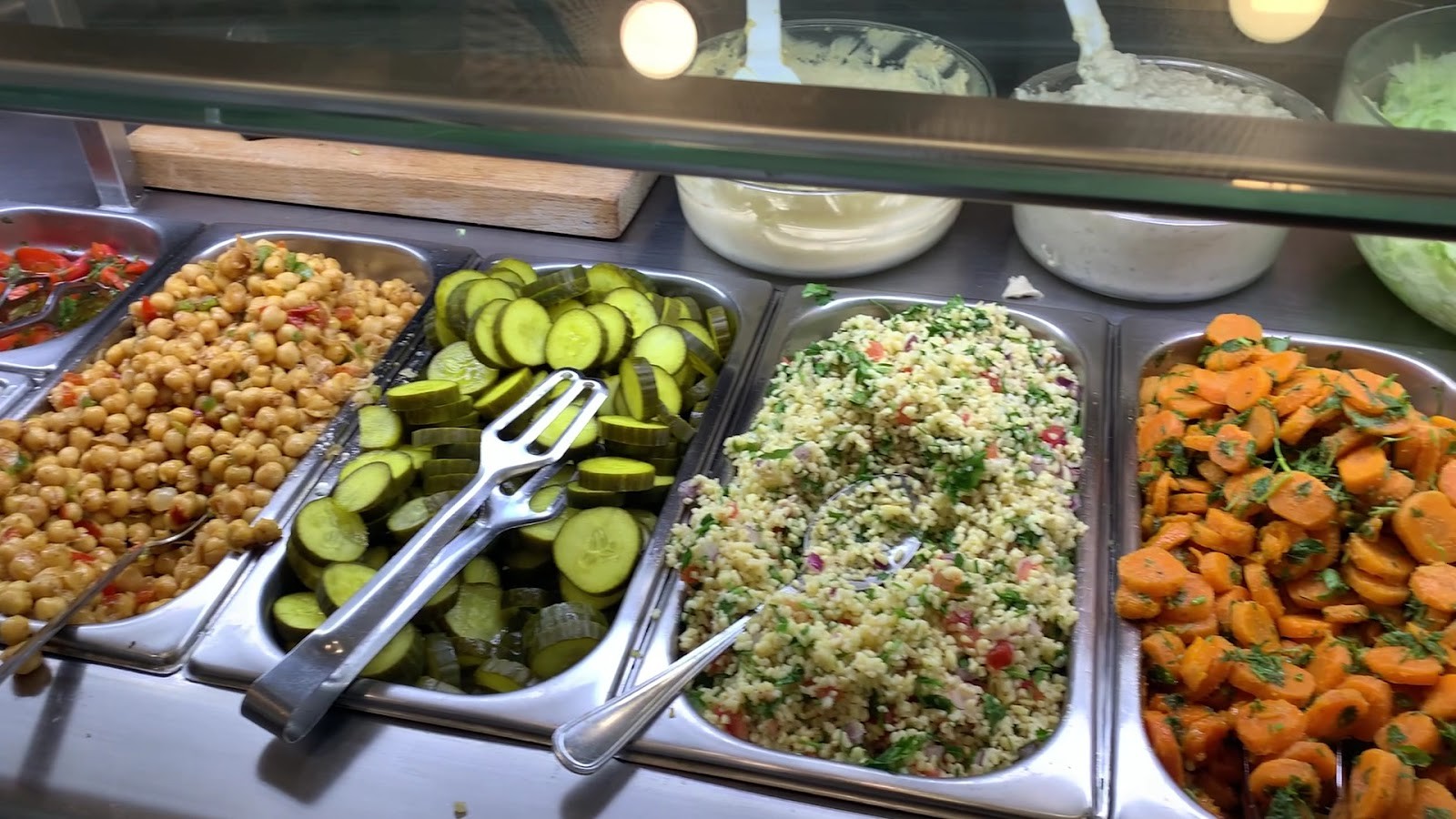 Maoz Falafel & Chips: food & drinks