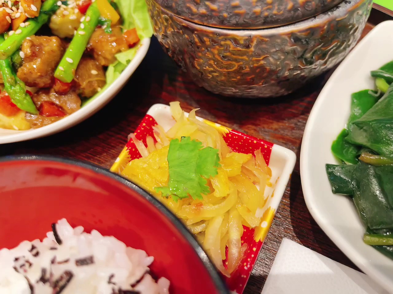Glorious Jewel Vegetarian Cuisine: food & drinks