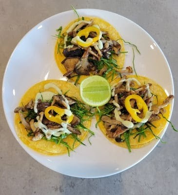 Santiago's Natural Based: food & drinks