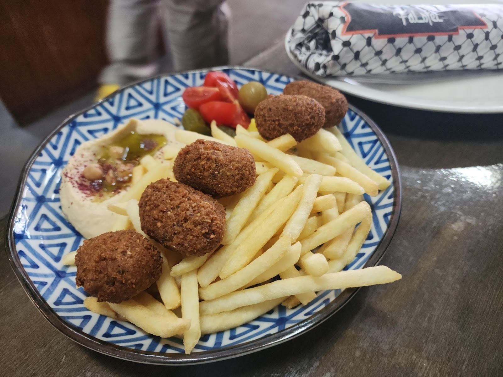 Wazzup Falafel: food & drinks
