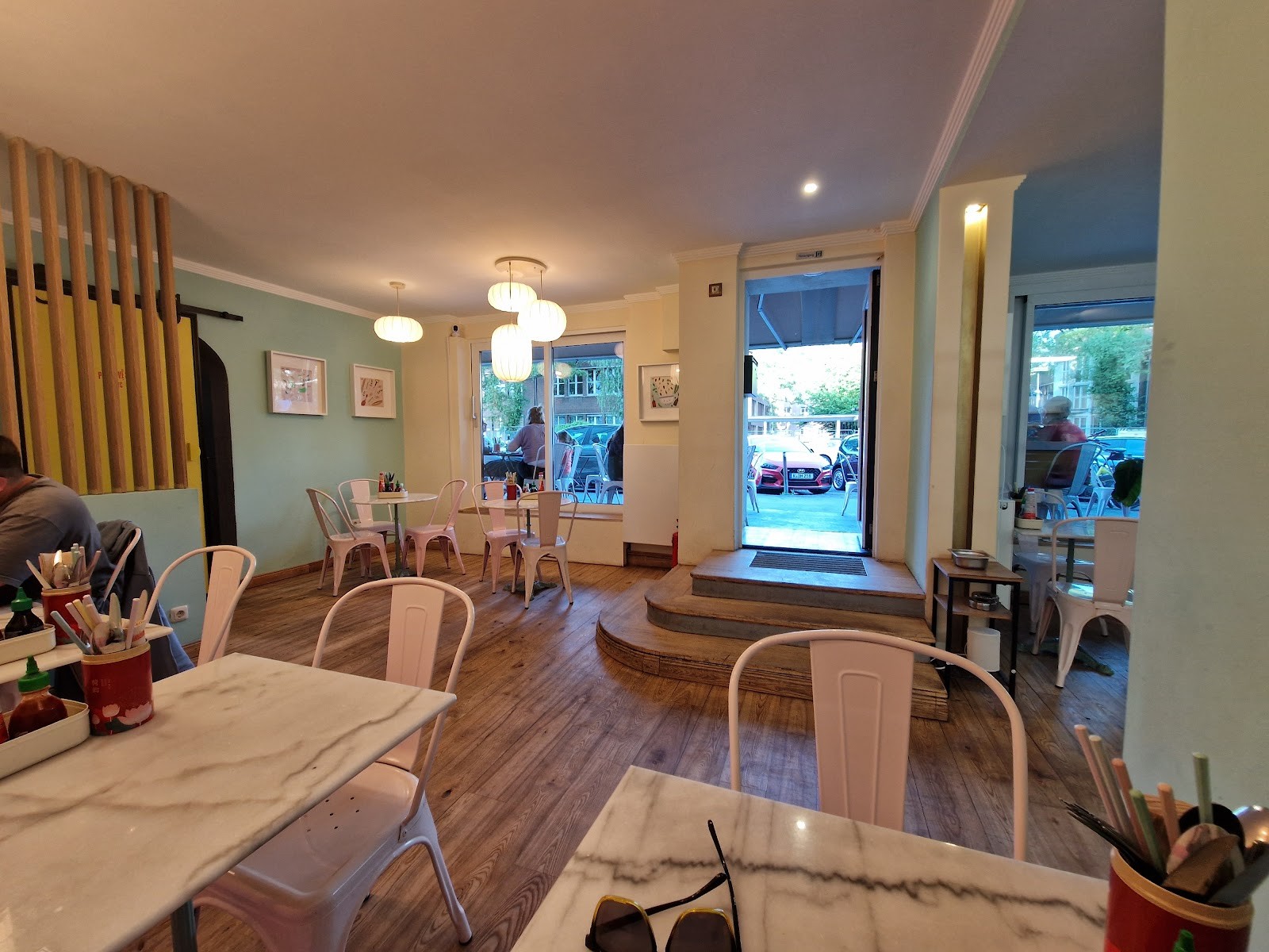 ĂN BÁNH MÌ: the place