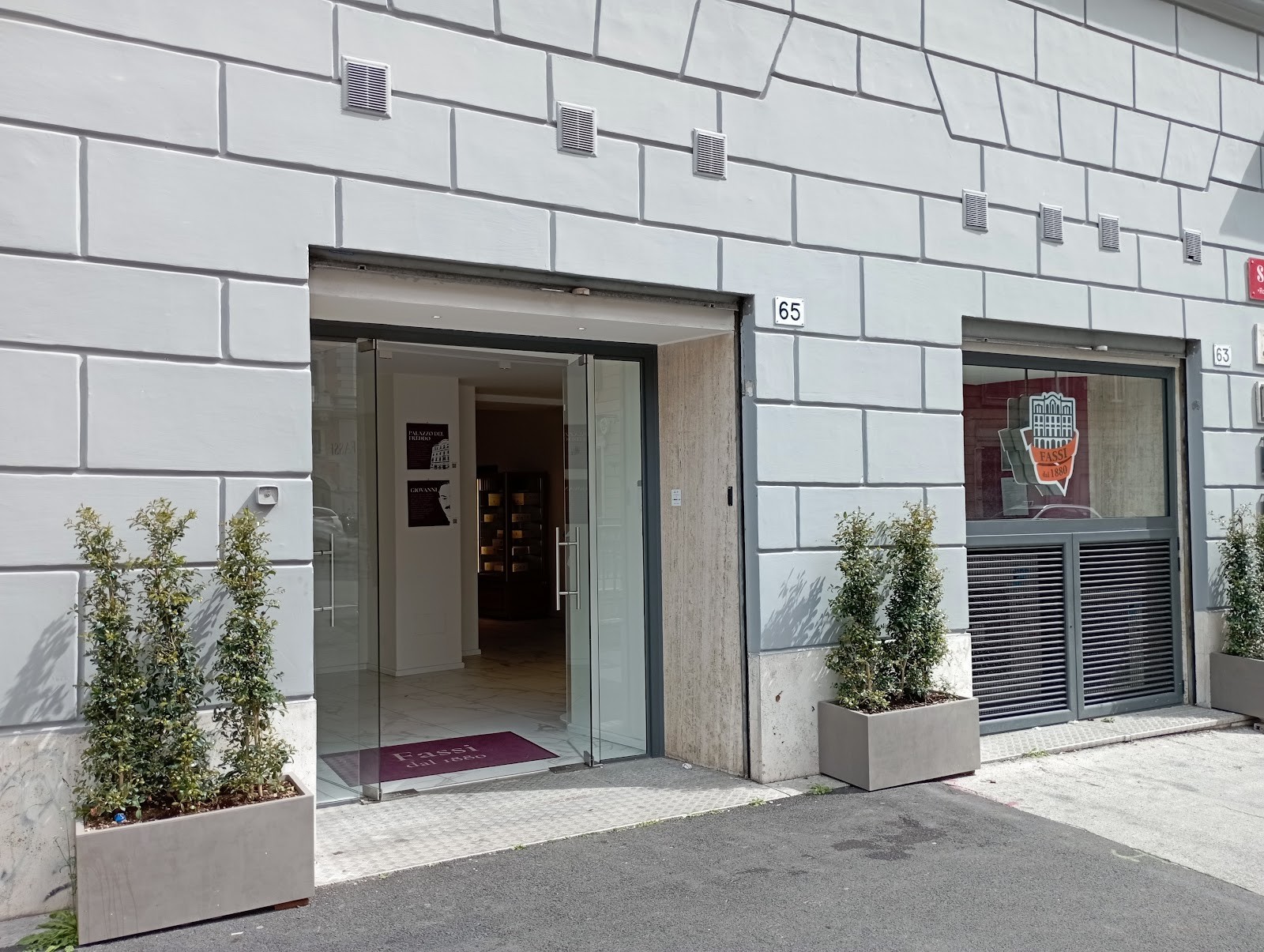 Fassi (Seconda Sede): the place