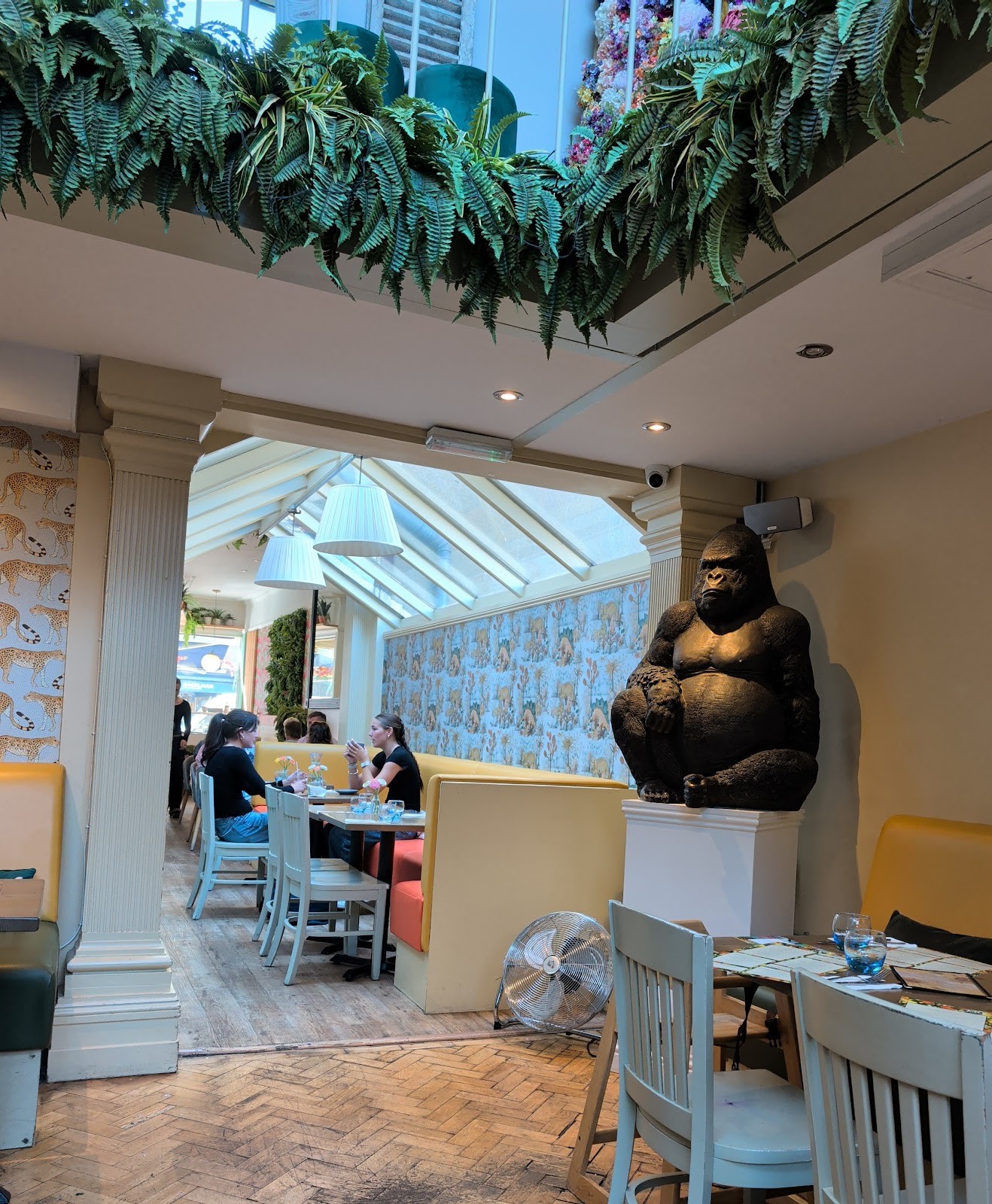 Jo & Co Restaurant: the place